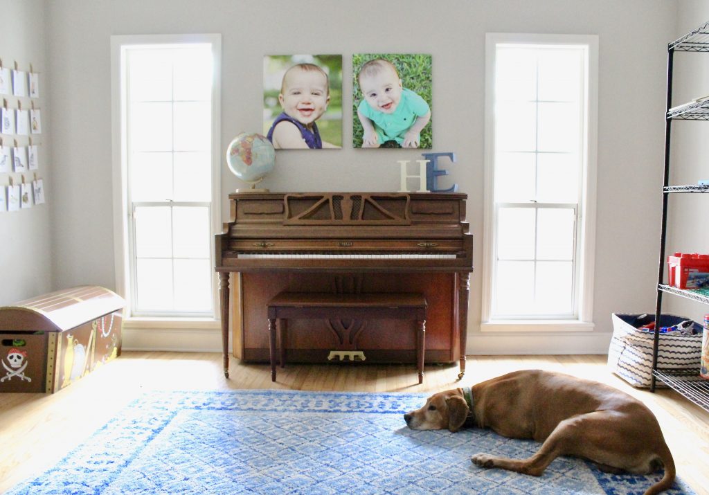Piano with canvas photo prints