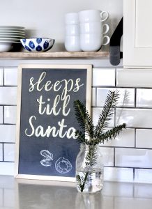 Chalkboard DIY Christmas countdown sign with pine tree trimmings clippings in mason jar | www.ourhammockhouse.com 