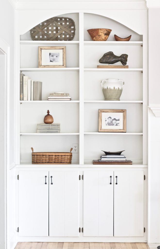 Tips for finding your personal design style | built in shelves styled with natural wood and white pottery | www.ourhammockhouse.com | #builtinshelves #cottagestyle 