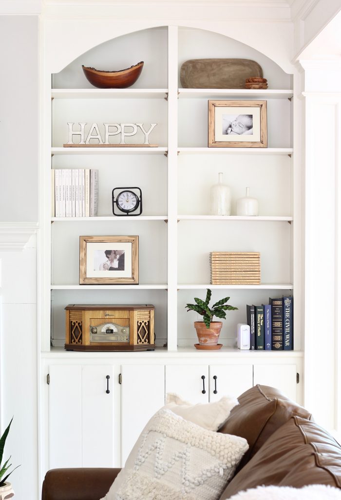 Tips For Decorating Built In Shelves, How To Decorate Built In Bookcases