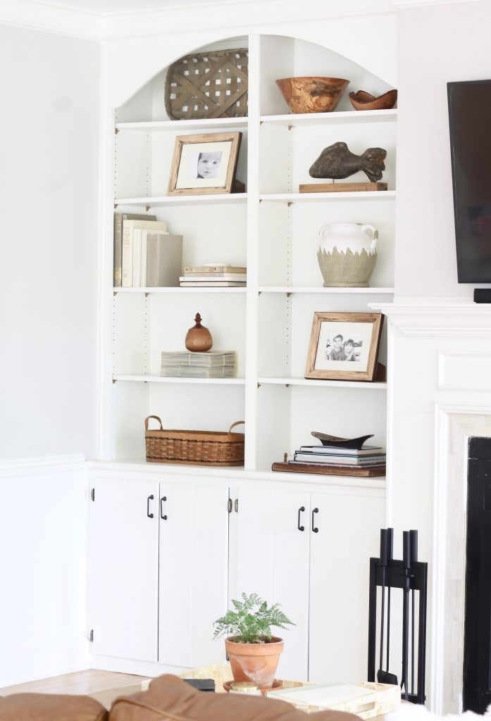 Four Easy Tips For Decorating Built In, How To Decorate Shelves In A Living Room